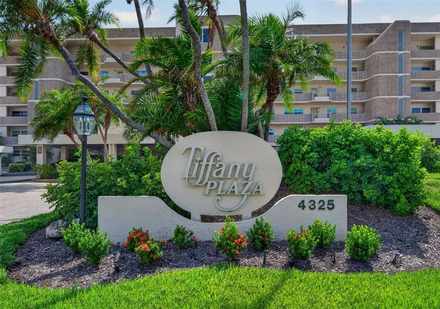 3rd image of 4325 Gulf Of Mexico Dr #402, Longboat Key, FL 34228 | MLS# A4701748