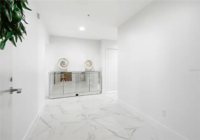 Photo 2 of Condo for sale at 175 1st Street S #1008, Saint Petersburg, FL 33701 | MLS# TB8534789 | Listing updated on 2026-09-01