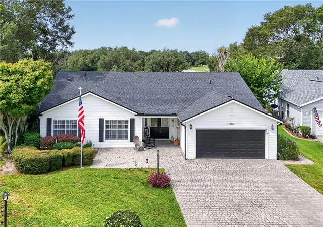 Photo 1 of Single family home for sale at 25102 Meriweather Rd, Leesburg, FL 34748 | MLS# G5115853 | Listing updated on 2026-10-10