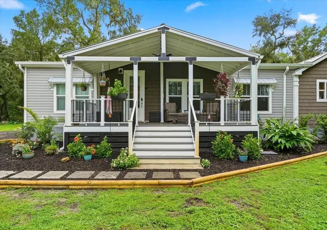 2nd image of 22256 Cheraton Rd, Brooksville, FL 34602 | MLS# L4963961