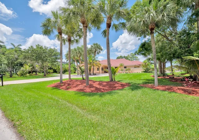 Photo 2 of Single family home for sale at 2710 Walkers Way, Weston, FL 33331 | MLS# O6429913 | Listing updated on 2026-08-18