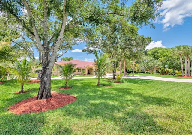 Photo 3 of Single family home for sale at 2710 Walkers Way, Weston, FL 33331 | MLS# O6429913 | Listing updated on 2026-08-18