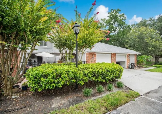 2nd image of 604 Chestnut Oak Cir, ALTAMONTE SPRINGS, FL 32701