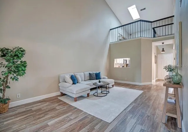 3rd image of 604 Chestnut Oak Cir, Altamonte Springs, FL 32701
