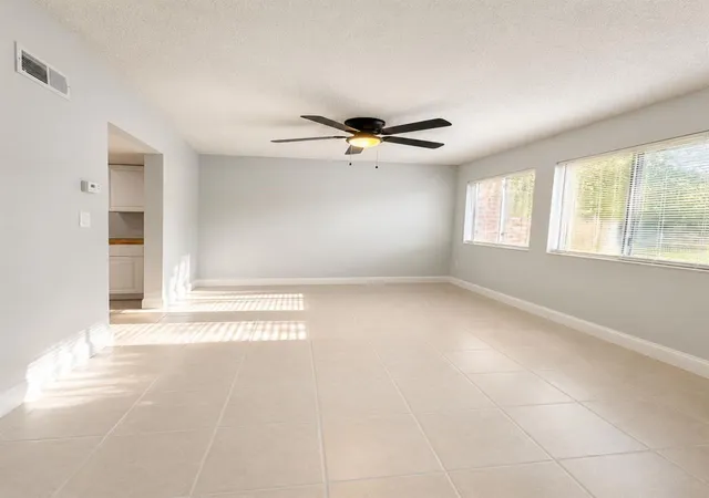 Photo 3 of Condo for sale at 5032 Downing St #10, Orlando, FL 32839 | MLS# O6429932 | Listing updated on 2026-08-29