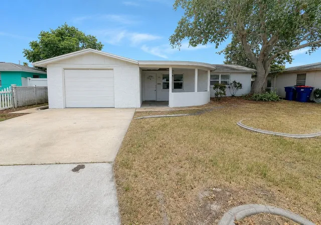 1st image of 3303 Eisenhower Dr, Holiday, FL 34691 | MLS# S5154821