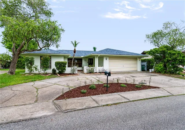 Photo 2 of Single family home for sale at 9520 Lake Christina Ln, Port Richey, FL 34668 | MLS# TB8534913 | Listing updated on 2026-08-30