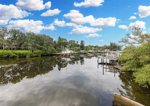 Photo 3 of Single family home for sale at 2030 Gulfview Dr, Holiday, FL 34691 | MLS# W7888180 | Listing updated on 2026-09-27