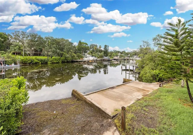 Photo 4 of Single family home for sale at 2030 Gulfview Dr, Holiday, FL 34691 | MLS# W7888180 | Listing updated on 2026-09-27