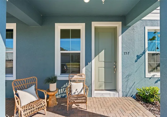 Photo 2 of Townhouse for sale at 672 Emerald Grv Dr, Apopka, FL 32703 | MLS# W7888183 | Listing updated on 2026-08-19