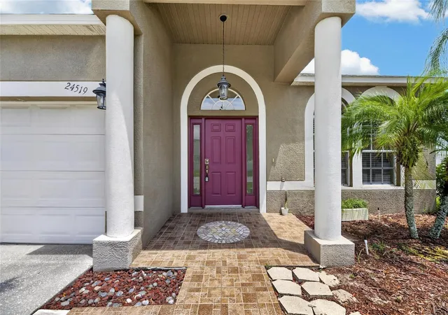 3rd image of 24519 Breezy Oak Ct, Lutz, FL 33559 | MLS# TB8534955