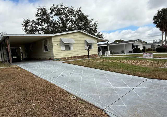 1st image of 1532 W Schwartz Blvd, Lady Lake, FL 32159 | MLS# G5115892