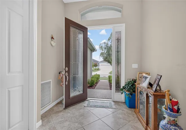 5th image of 8356 Bridgeport Bay Cir, Mount Dora, FL 32757 | MLS# G5115896
