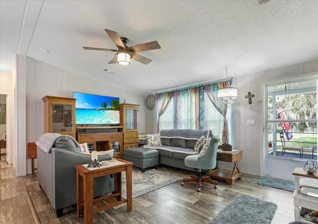 4th image of 152 Kelly Ln, Hawthorne, FL 32640 | MLS# GC542414