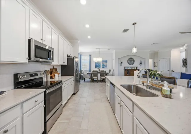 Photo 5 of Condo for sale at 10821 Tarflower Dr #202, Venice, FL 34293 | MLS# D6148279 | Listing updated on 2026-09-03