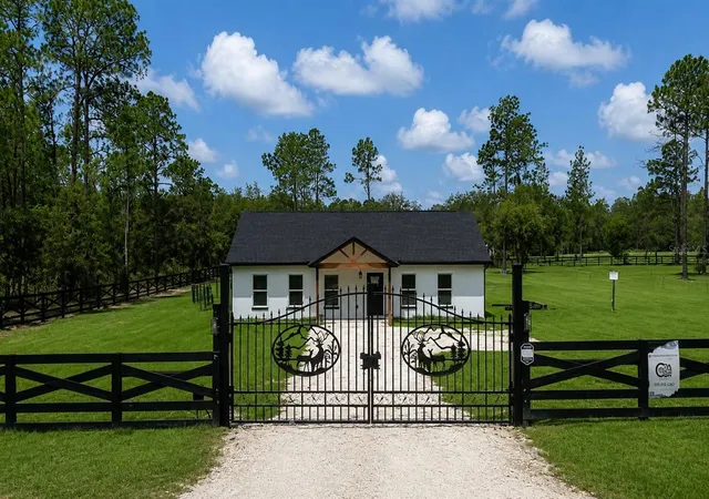 3rd image of 11670 Se 55Th Ln, Morriston, FL 32668 | MLS# OM729624