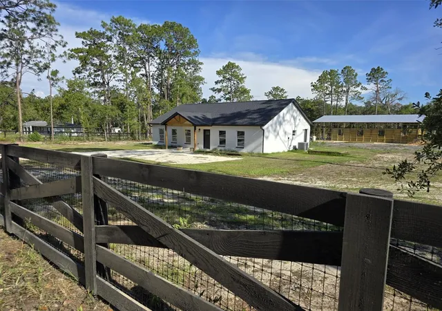 Photo 4 of Single family home for sale at 11670 SE 55th Lane, Morriston, FL 32668 | MLS# OM729624 | Listing updated on 2026-09-17