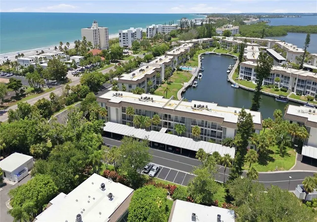 2nd image of 4340 Falmouth Dr, LONGBOAT KEY, FL 34228