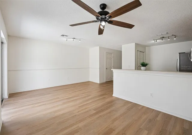 Photo 3 of Townhouse for sale at 12621 Somerset Oaks St, Orlando, FL 32828 | MLS# O6430066 | Listing updated on 2026-10-10