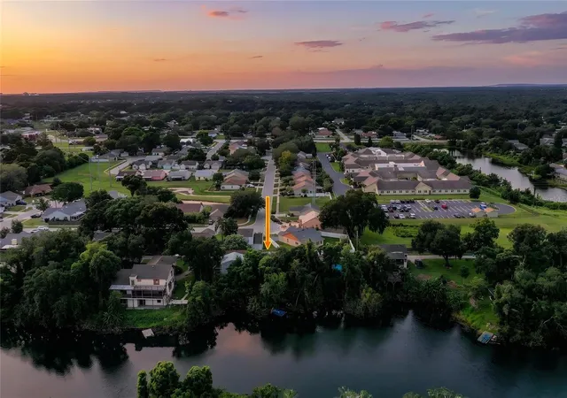 2nd image of 950 Lake Cove Trl, Lakeland, FL 33813 | MLS# L4963975