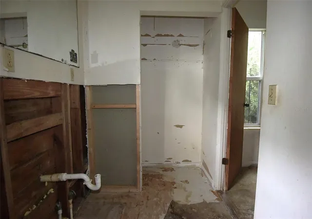 23rd image of 1422 W Humphrey St, Tampa, FL 33604 | MLS# W7888199
