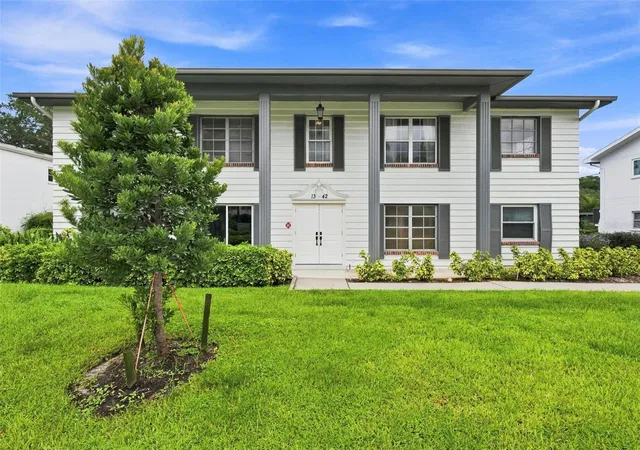 Condo for sale at 1342 Snell Isle Blvd NE #4, Saint Petersburg, FL 33704 | MLS# TB8535083