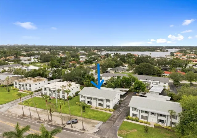 Photo 2 of Condo for sale at 1342 Snell Isle Blvd Ne #4, Saint Petersburg, FL 33704 | MLS# TB8535083 | Listing updated on 2026-08-19