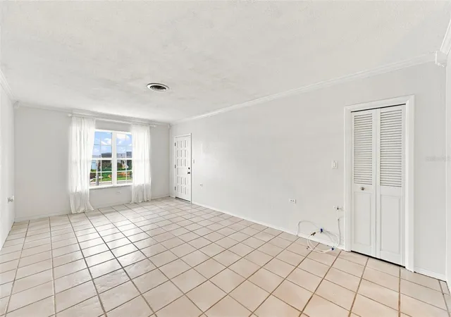 Photo 3 of Condo for sale at 1342 Snell Isle Blvd Ne #4, Saint Petersburg, FL 33704 | MLS# TB8535083 | Listing updated on 2026-08-19
