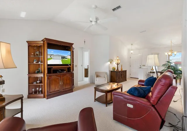 4th image of 811 San Salvador Dr, Lady Lake, FL 32159 | MLS# G5115913