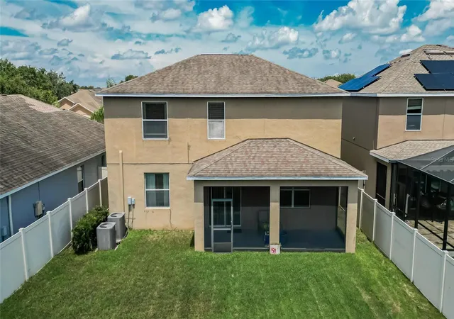 5th image of 8435 Hunters Fork Loop, Ruskin, FL 33573 | MLS# TB8535129