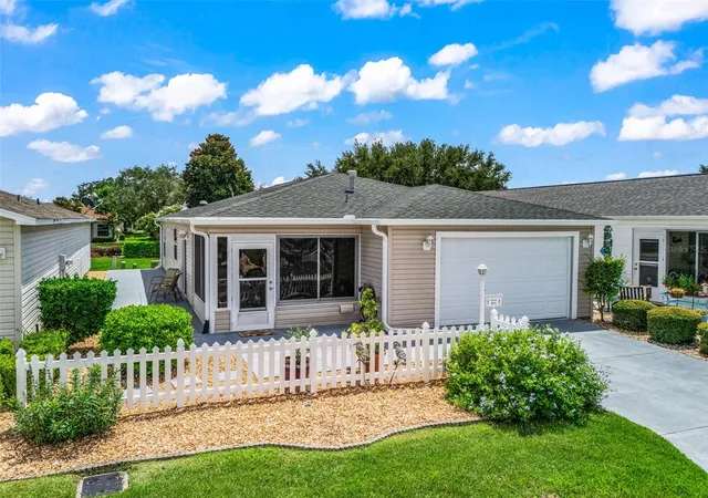4th image of 973 York Ter, The Villages, FL 32162 | MLS# G5115920