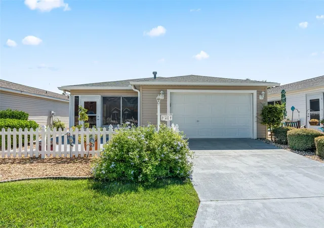 5th image of 973 York Ter, The Villages, FL 32162 | MLS# G5115920