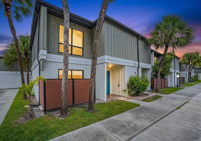 1st image of 4001 Beneva Rd #310, Sarasota, FL 34233 | MLS# A4701859