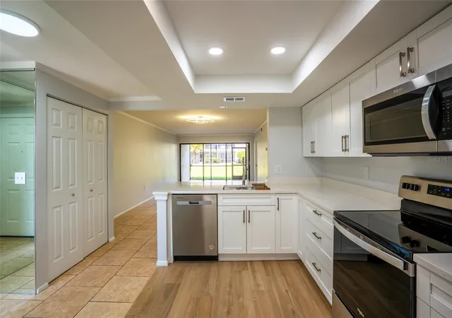 4th image of 5797 Summer Side Ln, SARASOTA, FL 34231