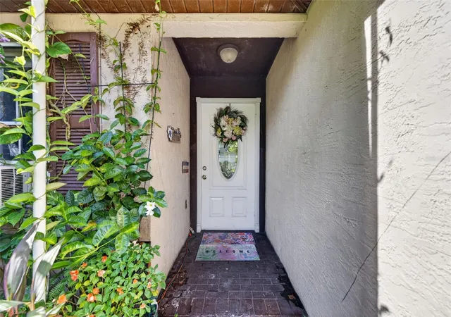 Photo 3 of Single family home for sale at 5907 Uona Ave, Orlando, FL 32835 | MLS# O6430127 | Listing updated on 2026-08-26