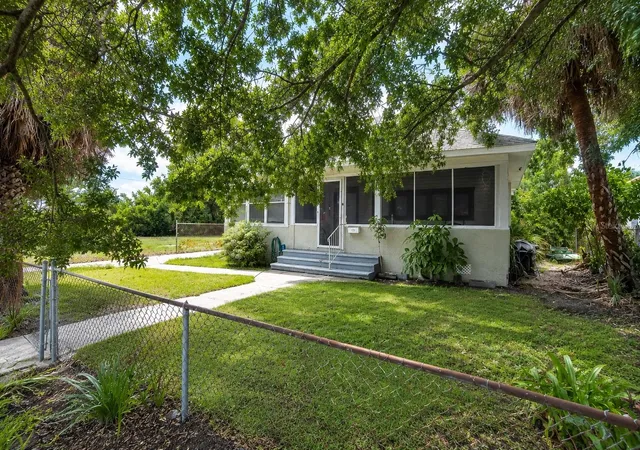 Photo 3 of Multi family home for sale at 1944 12th Avenue S, Saint Petersburg, FL 33712 | MLS# TB8535169 | Listing updated on 2026-08-20