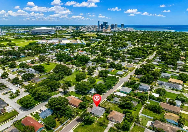 Photo 4 of House for sale at 1944 12th Avenue S, Saint Petersburg, FL 33712 | MLS# TB8535169 | Listing updated on 2026-08-20