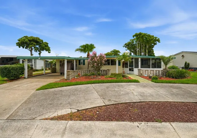 Photo 1 of Manufactured home for sale at 928 Morningview Dr, Tavares, FL 32778 | MLS# G5115947 | Listing updated on 2026-08-17