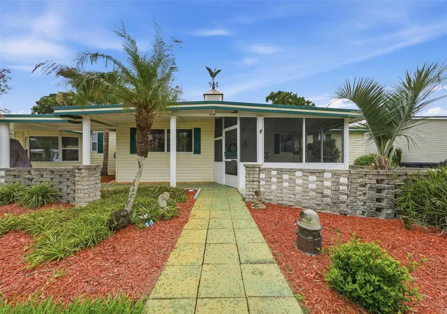 Photo 2 of Manufactured home for sale at 928 Morningview Dr, Tavares, FL 32778 | MLS# G5115947 | Listing updated on 2026-08-17