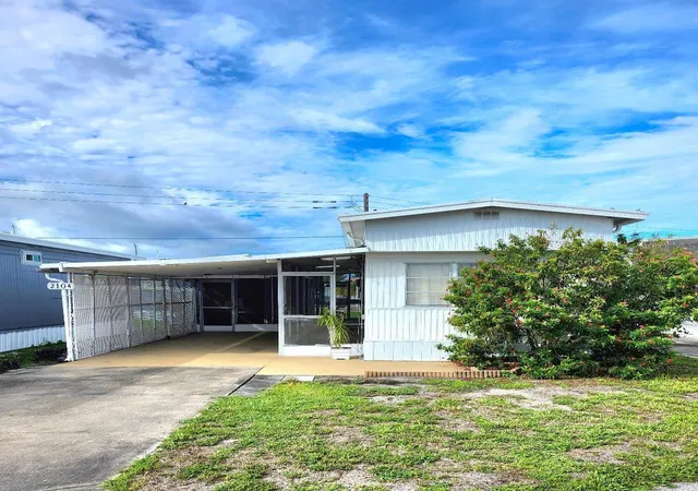 1st image of 2104 Ohio Ave, Bradenton, FL 34207 | MLS# A4701875