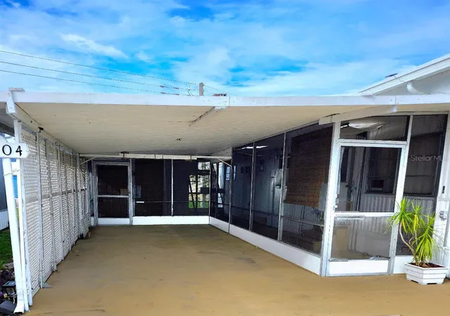 3rd image of 2104 Ohio Ave, Bradenton, FL 34207 | MLS# A4701875