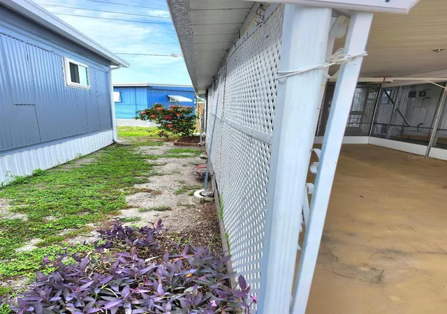 4th image of 2104 Ohio Ave, Bradenton, FL 34207 | MLS# A4701875