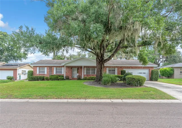 Single family home for sale at 110 Ashbrook Dr, BRANDON, FL 33511 | MLS# TB8535275