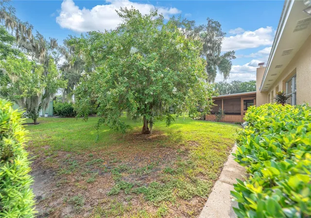 Photo 4 of Single family home for sale at 110 Ashbrook Dr, Brandon, FL 33511 | MLS# TB8535275 | Listing updated on 2026-10-10