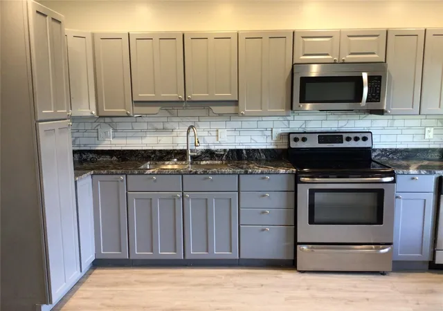 Photo 3 of Single family home for sale at 1010 Dakota Ave, Saint Cloud, FL 34769 | MLS# R4911747 | Listing updated on 2026-10-07