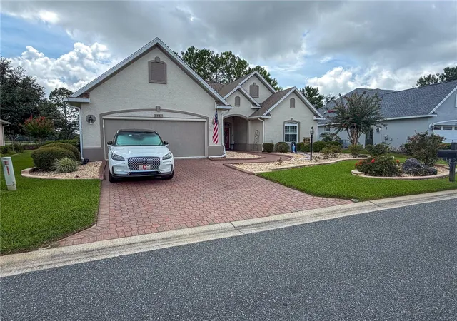 Photo 1 of Single family home for sale at 8565 Sw 82nd Terrace, Ocala, FL 34481 | MLS# OM729655 | Listing updated on 2026-08-18