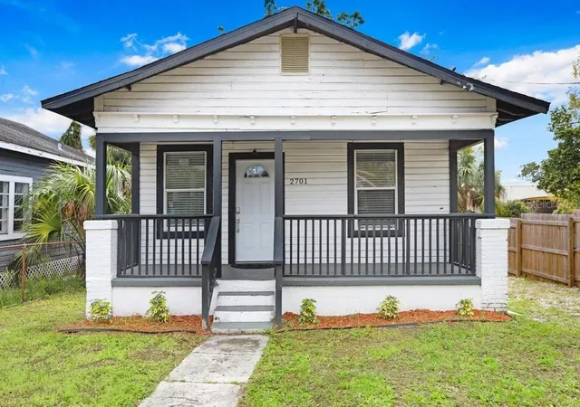 Photo 1 of Single family home for sale at 2701 E Columbus Dr, Tampa, FL 33605 | MLS# TB8535310 | Listing updated on 2026-08-23