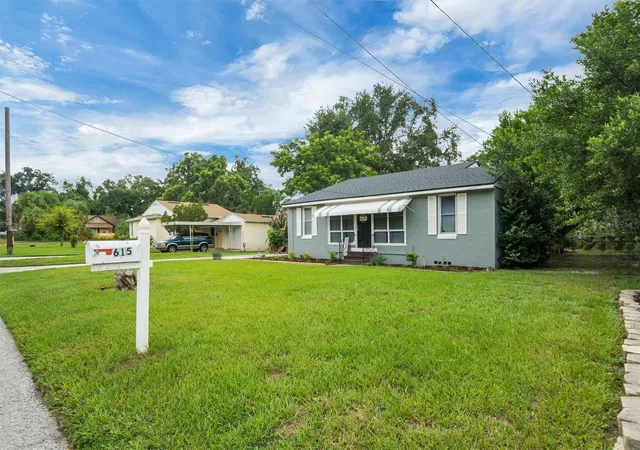 Photo 3 of Single family home for sale at 615 Ave A Ne, Winter Haven, FL 33881 | MLS# L4963989 | Listing updated on 2026-08-28