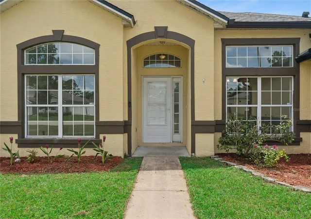 Photo 3 of Single family home for sale at 43 Raemoor Dr, Palm Coast, FL 32164 | MLS# O6430247 | Listing updated on 2026-10-26