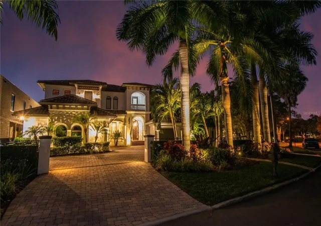 72nd image of 5211 W Neptune Wy, Tampa, FL 33609 | MLS# TB8535350
